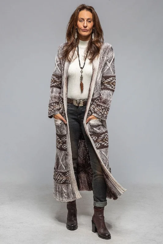 Niva Alaskan Knit Long Sweater In Chocolate